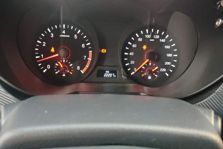 Used Haima Fumei 2015 1.6L Manual YueShang Model Odometer Close Up