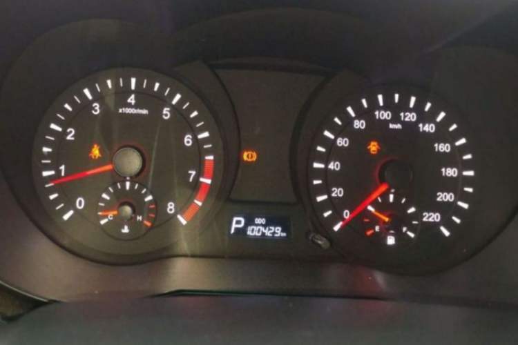 Used Haima Fumei 2015 1.6L Automatic Prestige Model Odometer Close Up