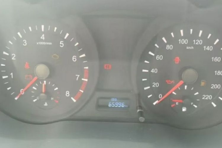 Used Haima Fumei 2015 1.5T Automatic Prestige Model Odometer Close Up