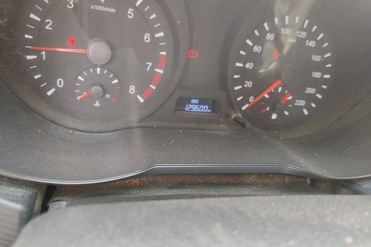 Used Haima Fumei 2015 1.6L Manual ZhiShang Model Odometer Close Up