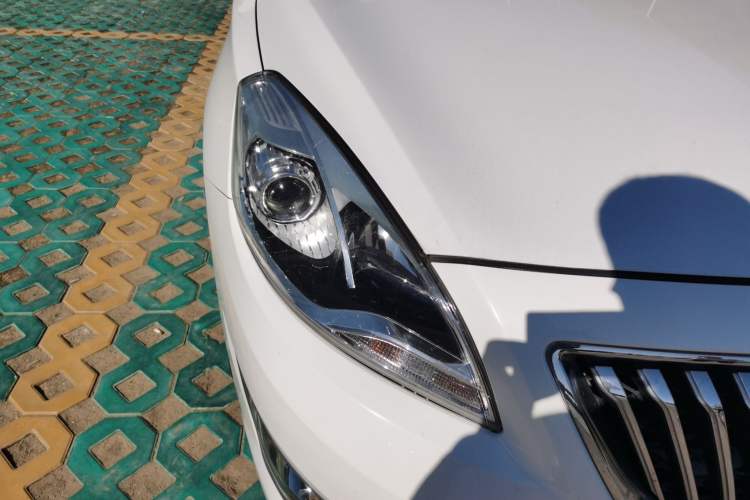 Used Haima Fumei 2015 1.6L Manual YueShang Model Right Front Headlight
