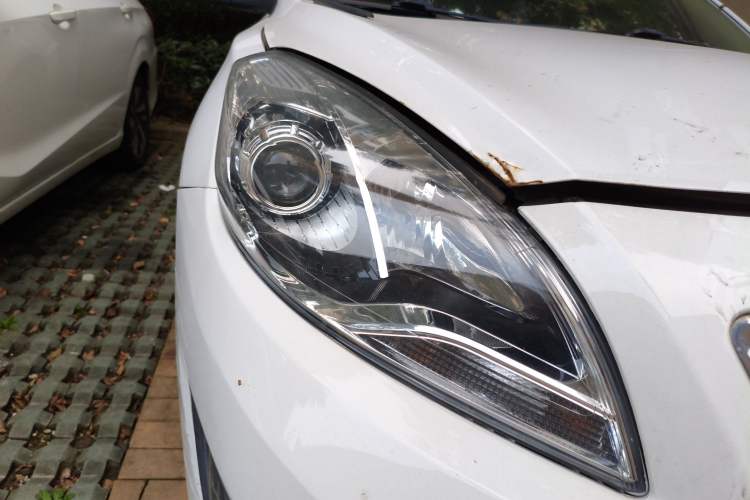 Used Haima Fumei 2015 1.6L Manual Prestige Model Right Front Headlight