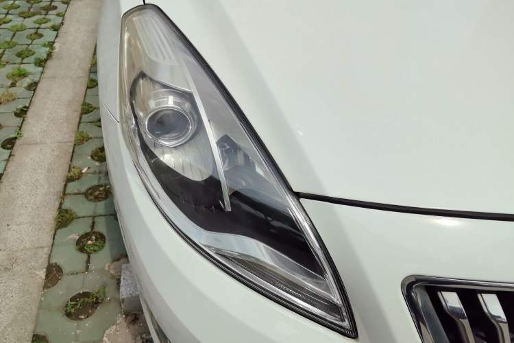 Used Haima Fumei 2015 1.6L Manual Prestige Model Right Front Headlight