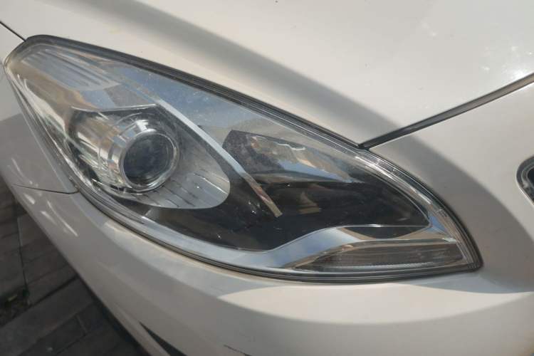 Used Haima Fumei 2015 1.6L Manual Prestige Model Right Front Headlight