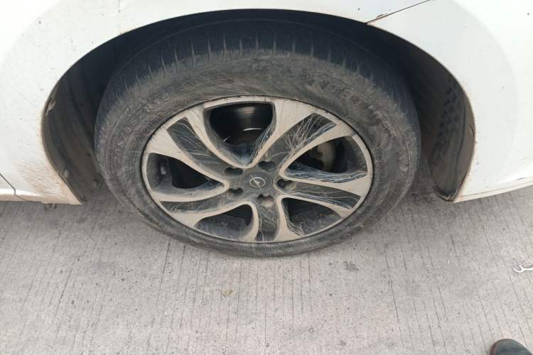 Used Haima Fumei 2015 1.5T Automatic YueShang Model Right Front Wheel Hub