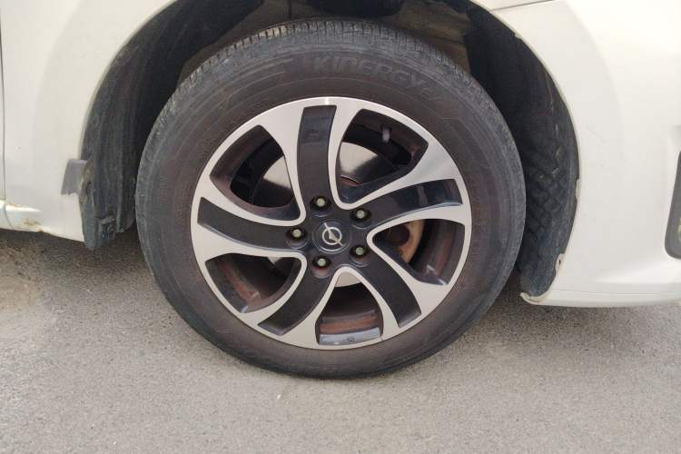 Used Haima Fumei 2015 1.6L Manual Prestige Model Right Front Wheel Hub