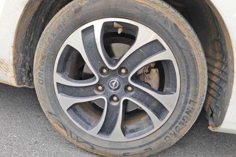 Used Haima Fumei 2015 1.6L Automatic Prestige Model Right Front Wheel Hub