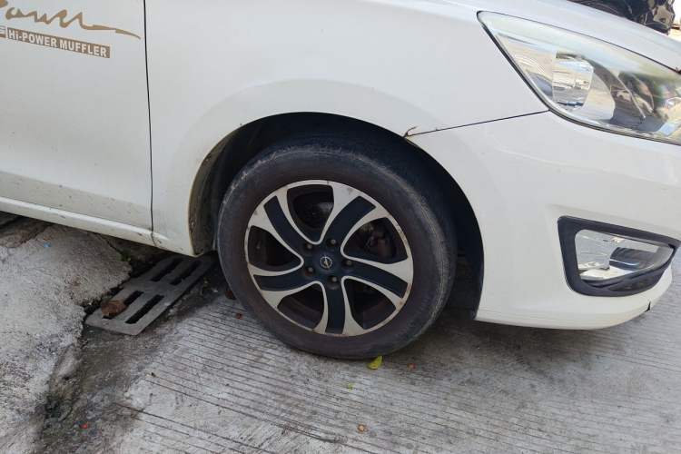 Used Haima Fumei 2015 1.6L Manual Prestige Model Right Front Wheel Hub