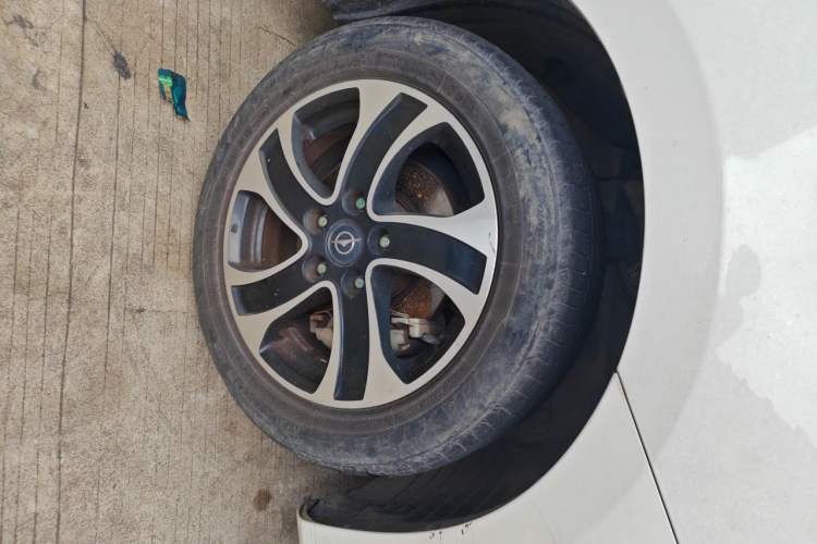 Used Haima Fumei 2015 Classic 1.6L Manual Elite Edition Right Front Wheel Hub