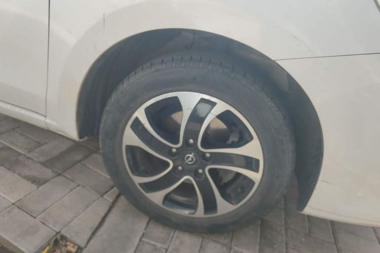 Used Haima Fumei 2015 1.6L Manual Prestige Model Right Front Wheel Hub