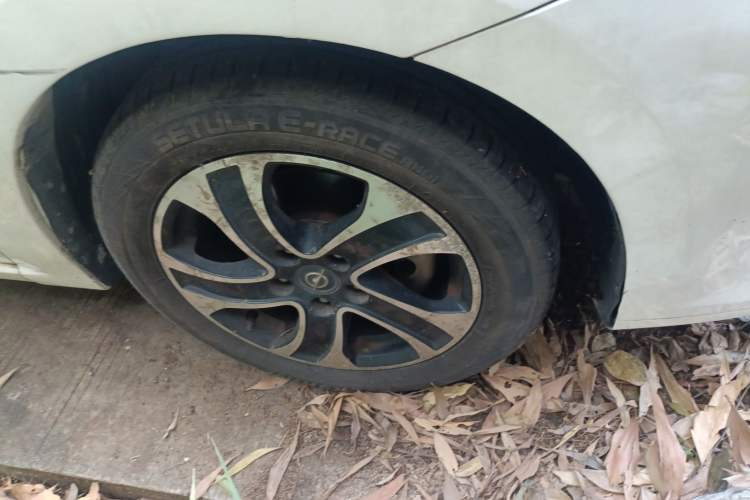 Used Haima Fumei 2015 1.6L Automatic Prestige Model Right Front Wheel Hub