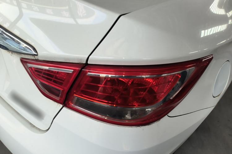 Used Haima Fumei 2015 1.6L Automatic Fashion Model Right Rear Taillight