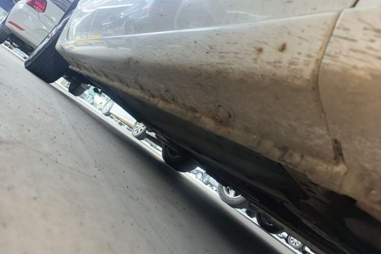 Used Haima Fumei 2015 1.6L Automatic Fashion Model Right Side Sill