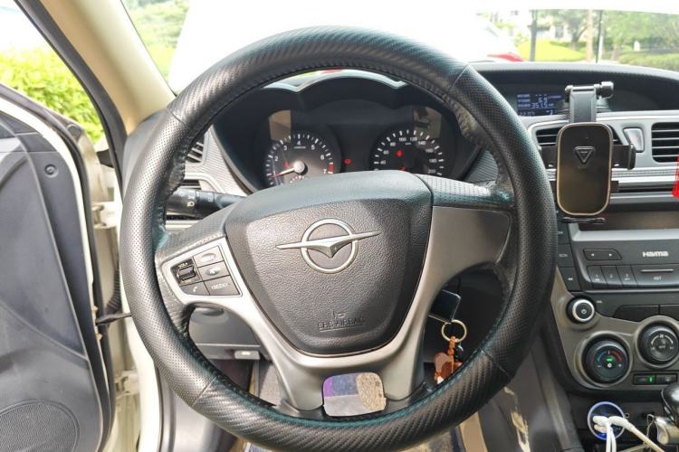 Used Haima Fumei 2015 1.6L Automatic Prestige Model Steering Wheel