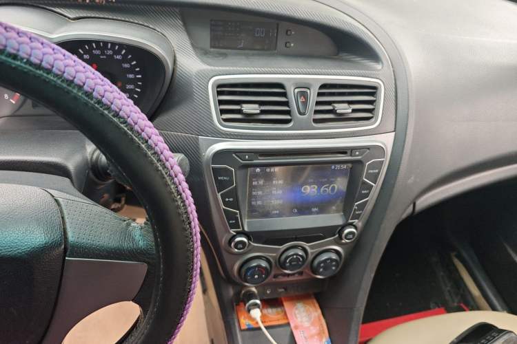 Used Haima Fumei 2015 1.6L Manual Prestige Model Audio And AC Panel