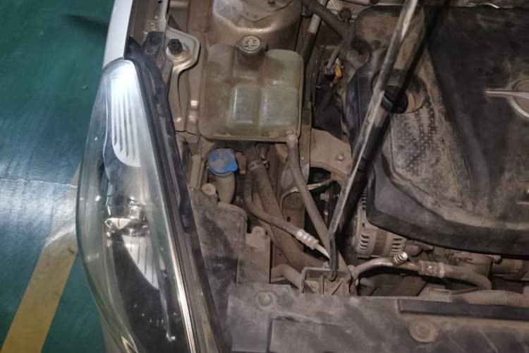 Used Haima Fumei 2015 1.5T Automatic Prestige Model Engine Bay Right