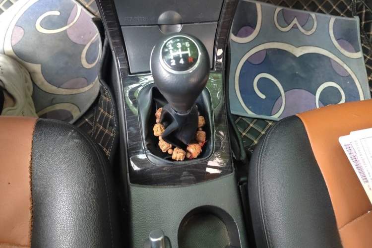Used Haima Fumei 2015 Classic 1.6L Manual Elite Edition Gear Lever