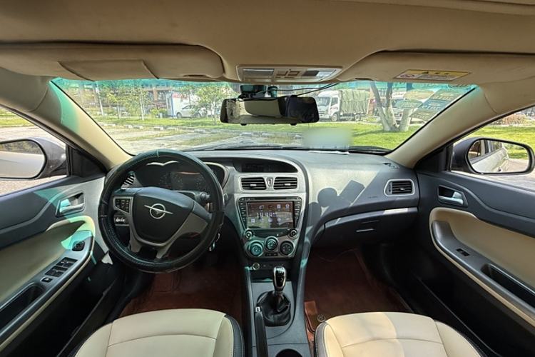 Used Haima Fumei 2015 1.6L Manual YueShang Model Interior 3