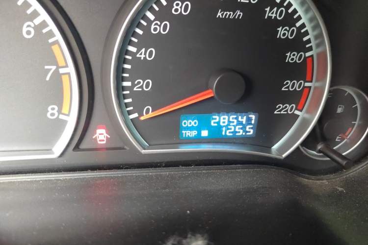 Used Haima Fumei 2015 Classic 1.6L Manual Elite Edition Odometer Close Up