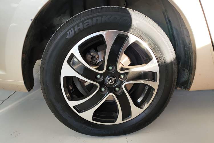 Used Haima Fumei 2015 1.6L Manual Prestige Model Right Rear Wheel Hub