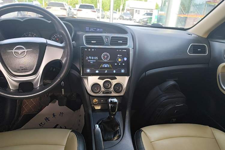 Used Haima Fumei 2016 1.6L Manual Prestige Model Upgrade Audio And AC Panel