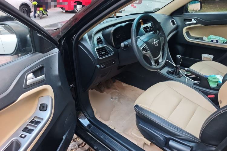Used Haima Fumei 2016 1.6L Manual Prestige Model Upgrade Driver Seat