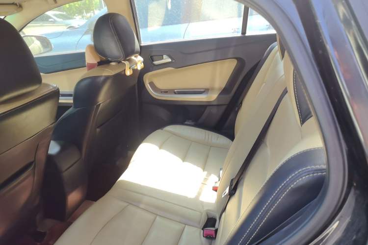 Used Haima Fumei 2016 1.6L Manual Prestige Model Upgrade Left Rear Seat