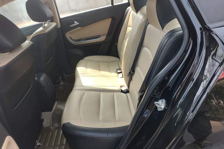 Used Haima Fumei 2016 1.6L Manual Prestige Model Upgrade Left Rear Seat