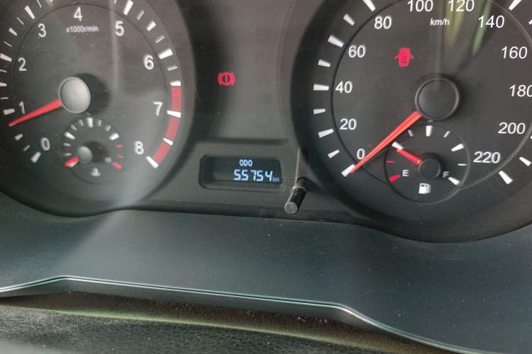 Used Haima Fumei 2016 1.6L Manual Prestige Model Upgrade Odometer Close Up