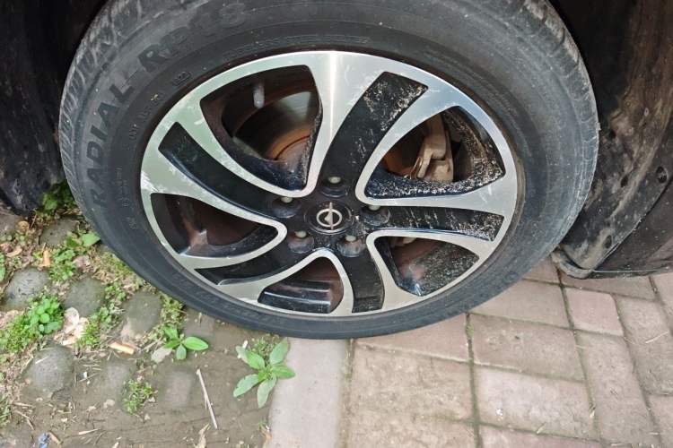 Used Haima Fumei 2016 1.6L Manual Prestige Model Upgrade Right Front Wheel Hub