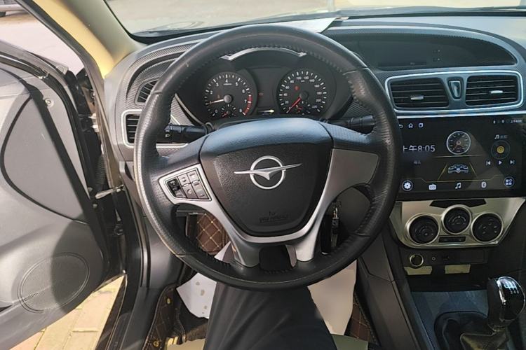 Used Haima Fumei 2016 1.6L Manual Prestige Model Upgrade Steering Wheel
