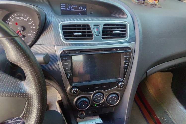 Used Haima Fumei 2016 1.6L Manual Prestige Model Upgrade Audio And AC Panel