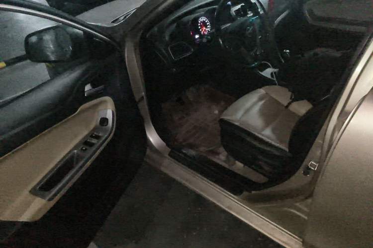 Used Haima Fumei 2016 1.6L Manual Prestige Model Upgrade Driver Seat