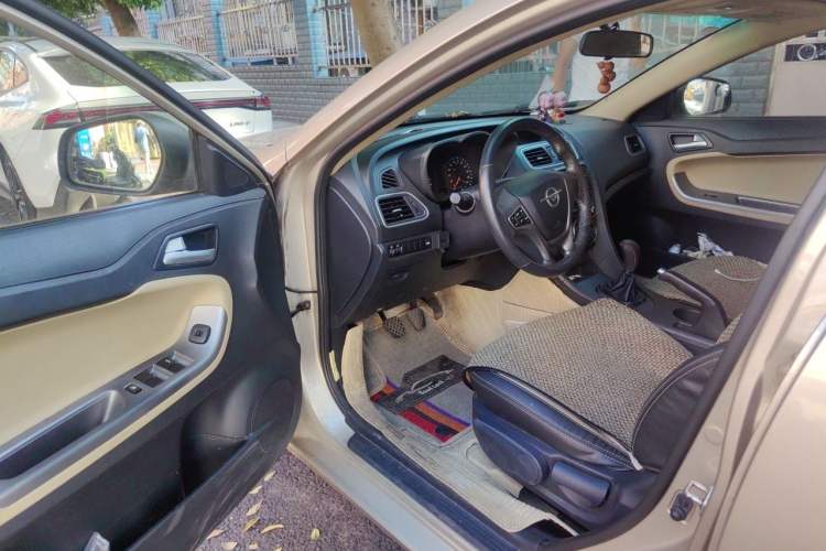Used Haima Fumei 2016 1.6L Manual Prestige Model Upgrade Driver Seat