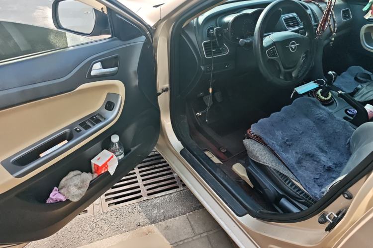 Used Haima Fumei 2016 1.6L Manual Prestige Model Upgrade Driver Seat