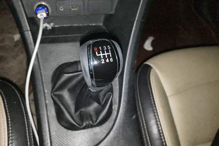 Used Haima Fumei 2016 1.6L Manual Prestige Model Upgrade Gear Lever