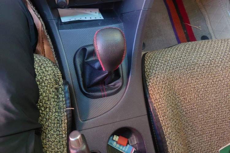 Used Haima Fumei 2016 1.6L Manual Prestige Model Upgrade Gear Lever