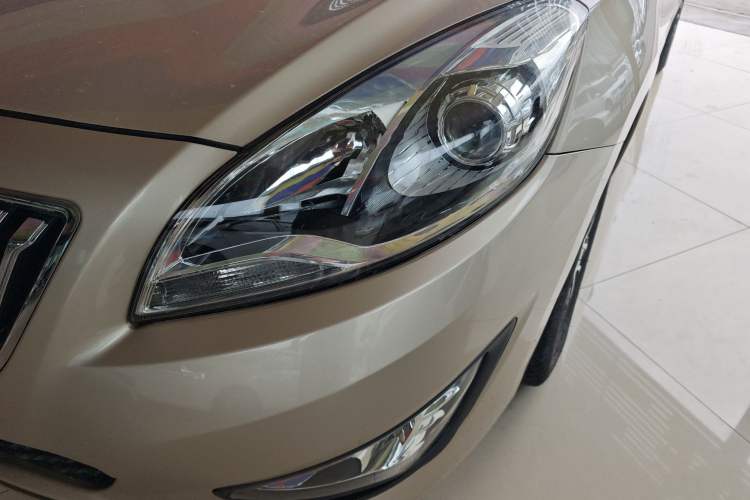 Used Haima Fumei 2016 1.6L Manual Prestige Model Upgrade Left Front Headlight