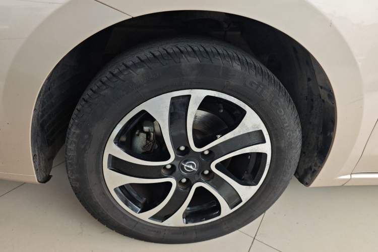 Used Haima Fumei 2016 1.6L Manual Prestige Model Upgrade Left Front Wheel Hub