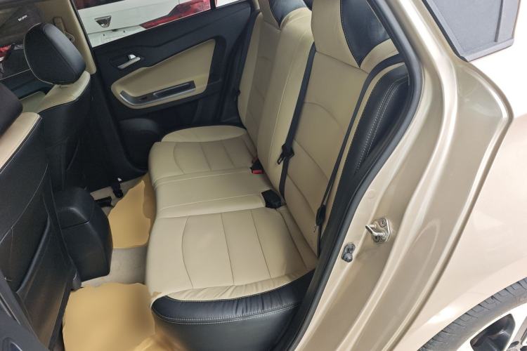 Used Haima Fumei 2016 1.6L Manual Prestige Model Upgrade Left Rear Seat