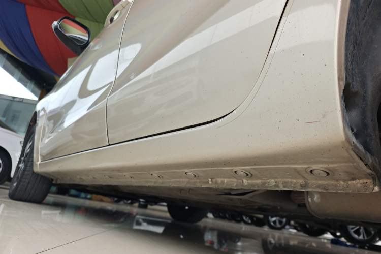 Used Haima Fumei 2016 1.6L Manual Prestige Model Upgrade Left Side Sill