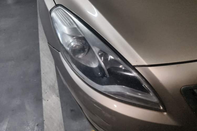 Used Haima Fumei 2016 1.6L Manual Prestige Model Upgrade Right Front Headlight
