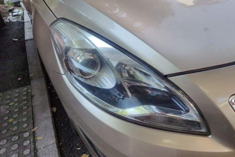 Used Haima Fumei 2016 1.6L Manual Prestige Model Upgrade Right Front Headlight