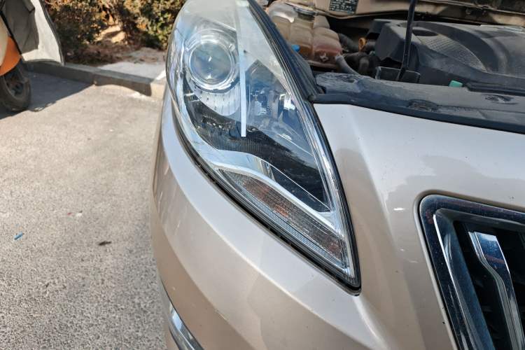 Used Haima Fumei 2016 1.6L Manual Prestige Model Upgrade Right Front Headlight