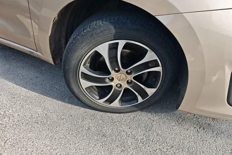 Used Haima Fumei 2016 1.6L Manual Prestige Model Upgrade Right Front Wheel Hub