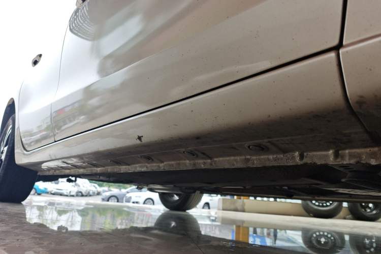 Used Haima Fumei 2016 1.6L Manual Prestige Model Upgrade Right Side Sill