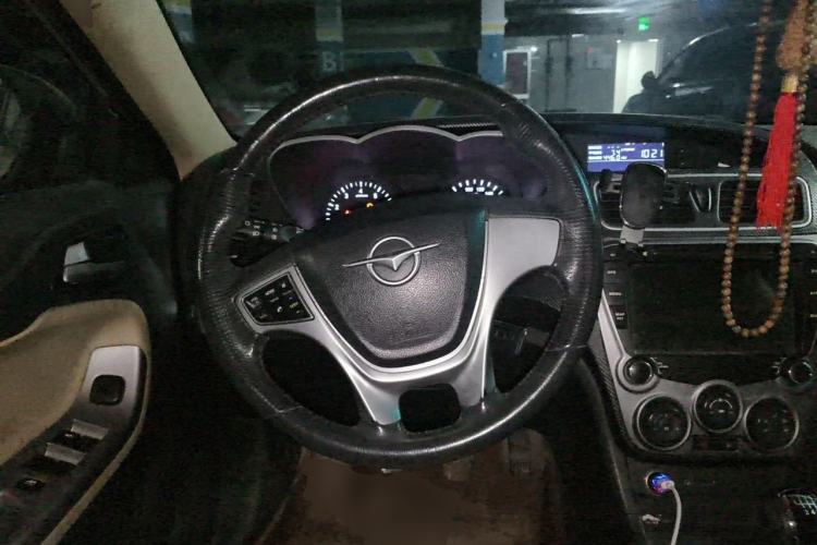 Used Haima Fumei 2016 1.6L Manual Prestige Model Upgrade Steering Wheel