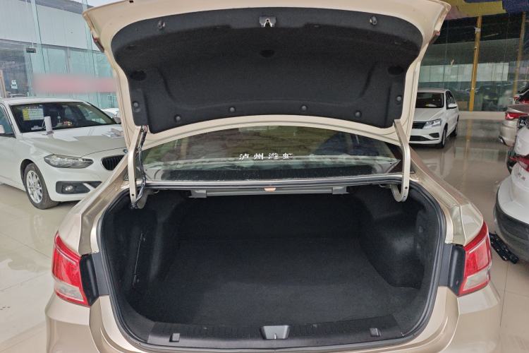 Used Haima Fumei 2016 1.6L Manual Prestige Model Upgrade Trunk