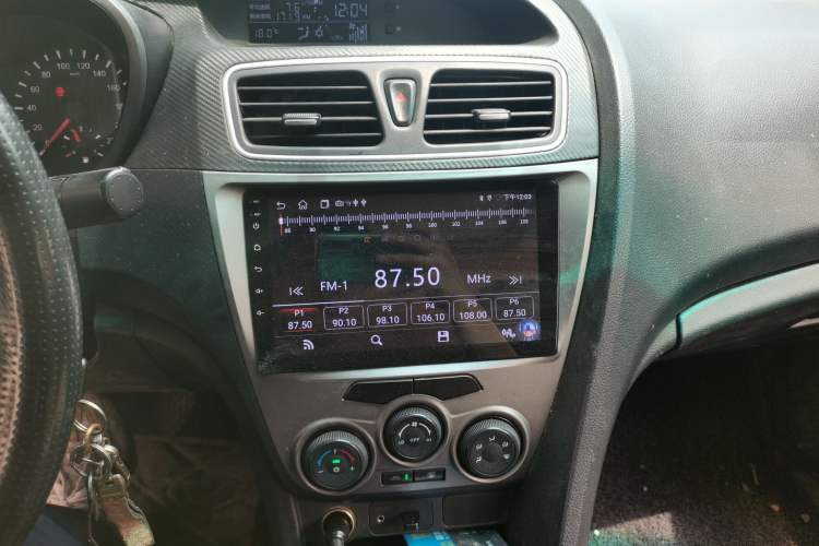 Used Haima Fumei 2016 1.6L Manual Prestige Model Upgrade Audio And AC Panel