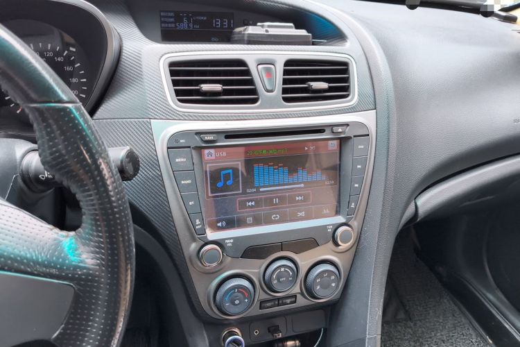 Used Haima Fumei 2016 1.6L Manual Prestige Model Upgrade Audio And AC Panel